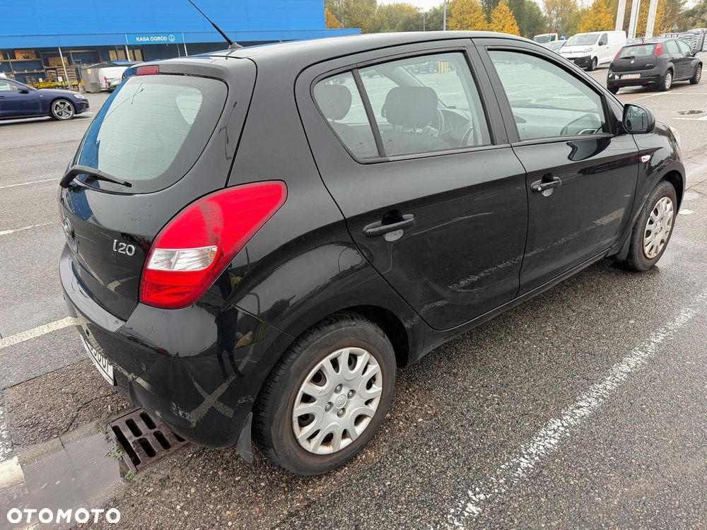 Hyundai I20 2011 photo 3