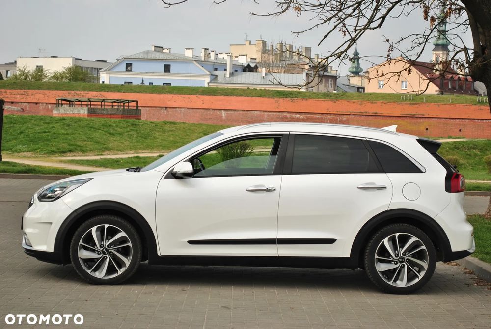 Kia Niro 1.6 GDI Hybrid L Business Line - 4