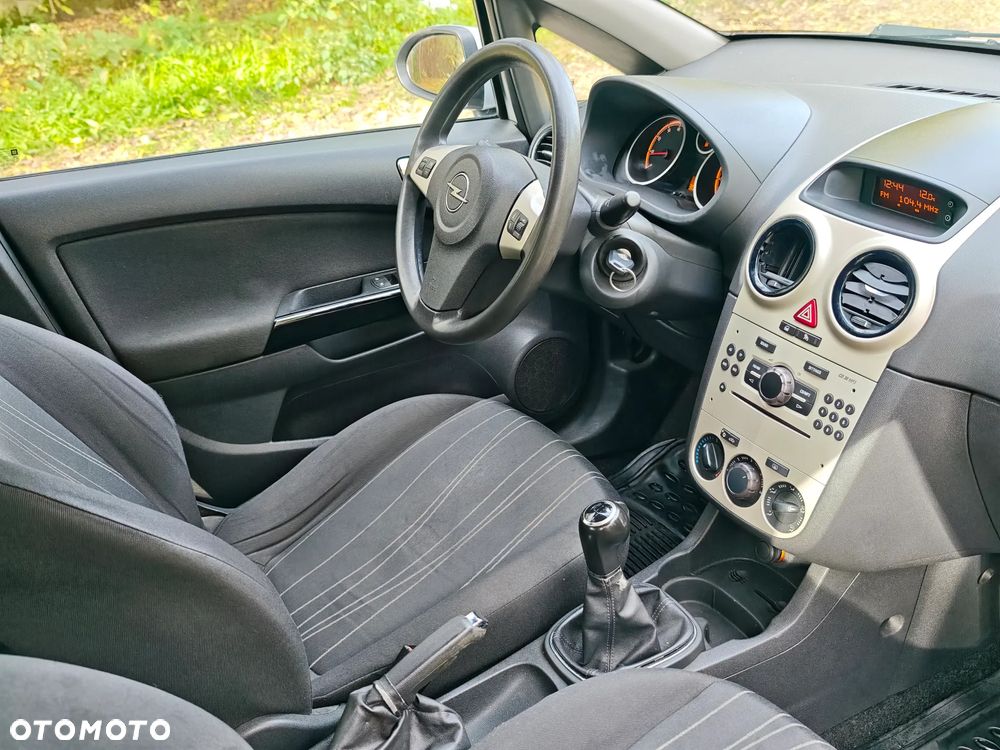 Opel Corsa 1.4 16V Cosmo - 16