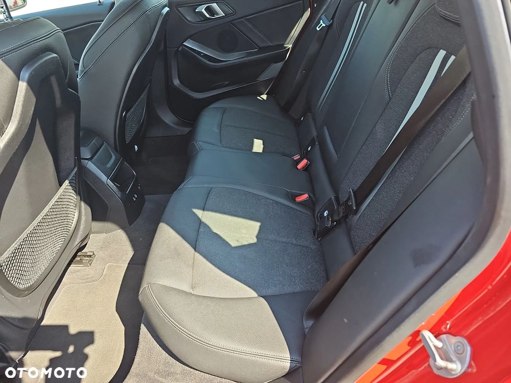 BMW Seria 2 218i - 12