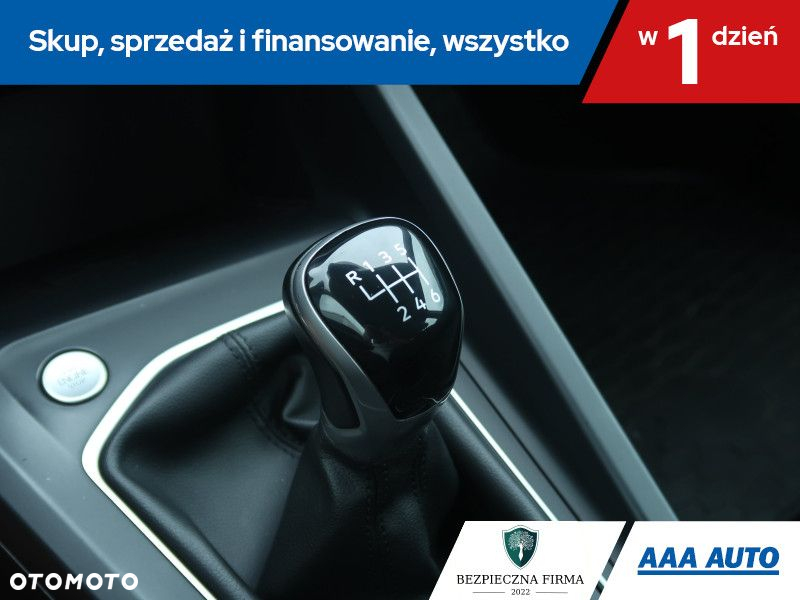 Volkswagen Golf - 17