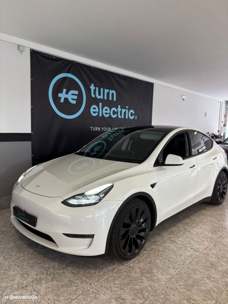 Tesla Model Y Performance Dual Motor AWD - 3