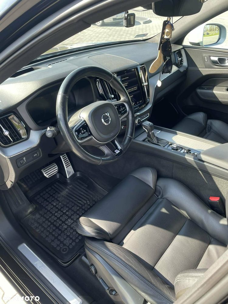 Volvo XC 60 D5 AWD R-Design - 14