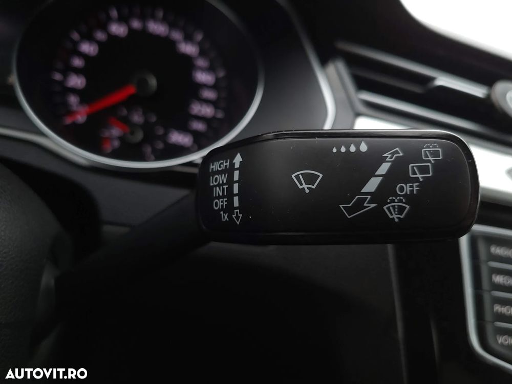 Volkswagen Passat Variant 2.0 TDI Comfortline - 34