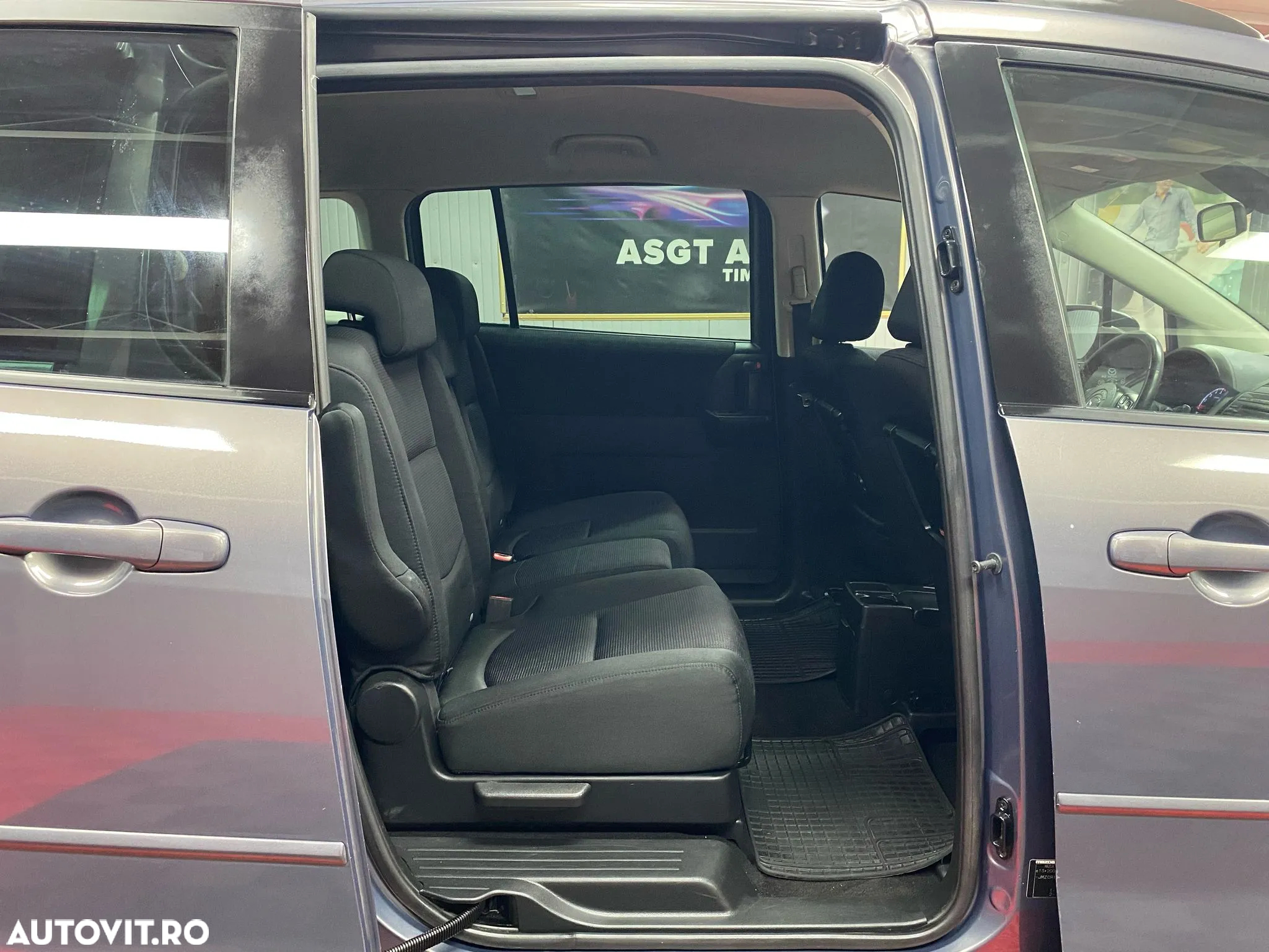 Mazda 5 - 16