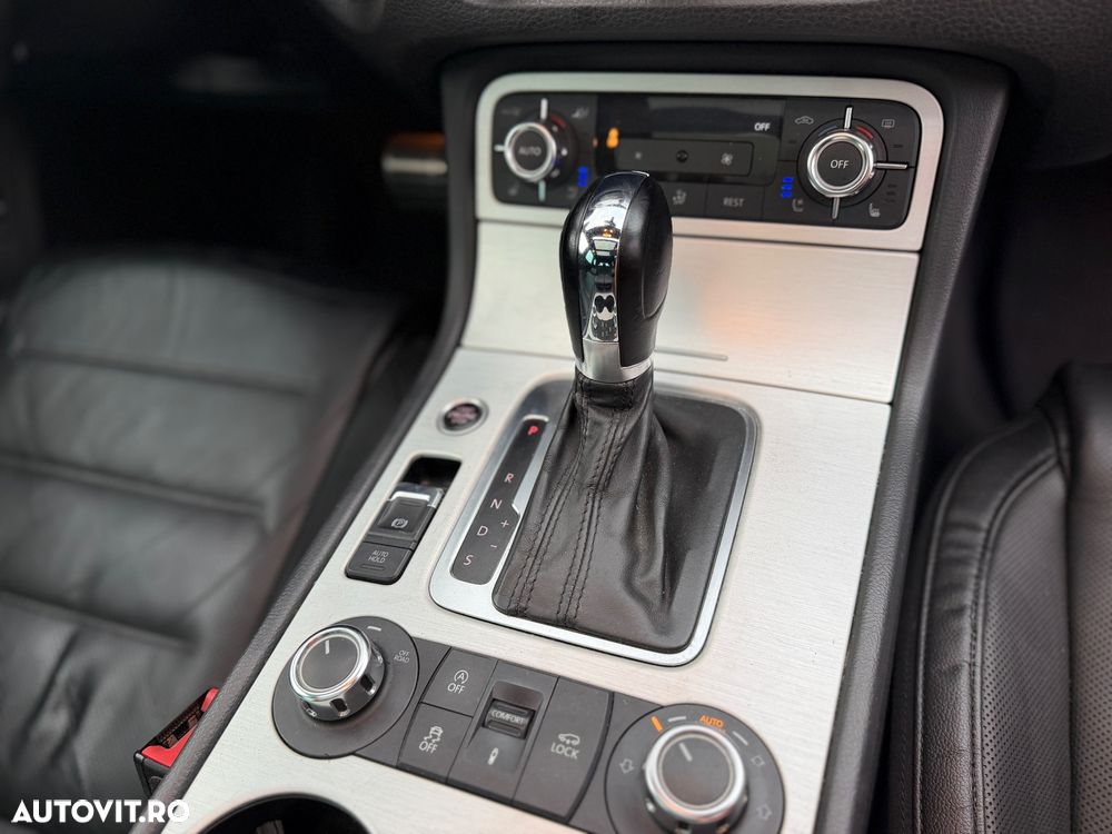 Volkswagen Touareg - 25