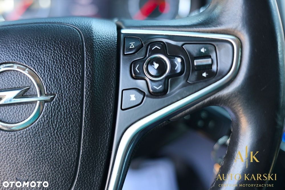Opel Insignia - 25