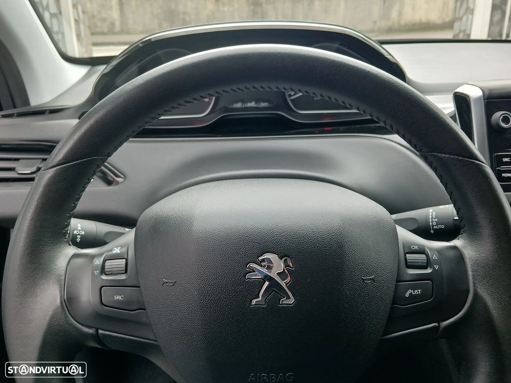 Peugeot 208 1.5 BlueHDi Signature - 26