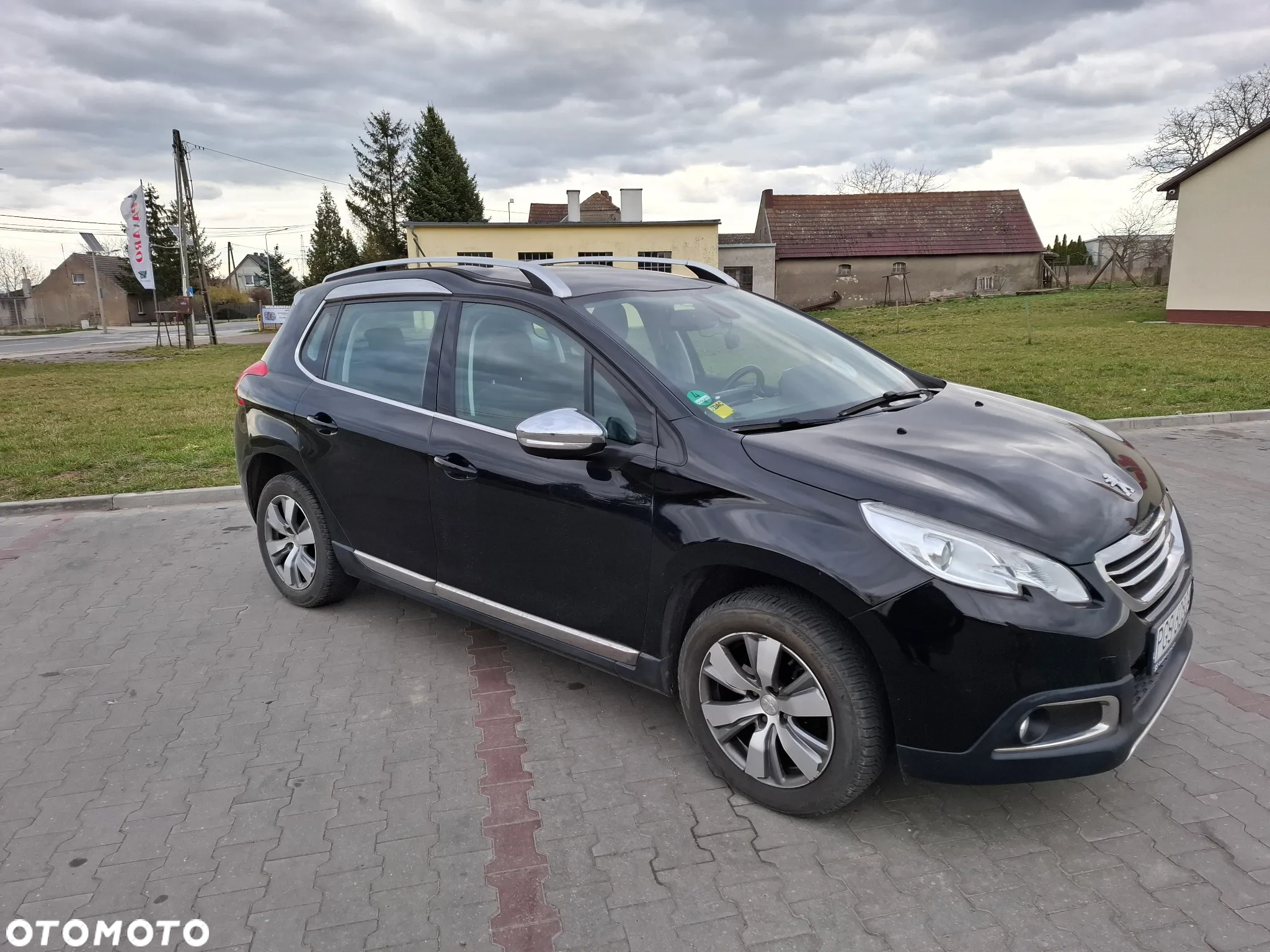 Peugeot 2008 1.2 Pure Tech Allure S&S - 5
