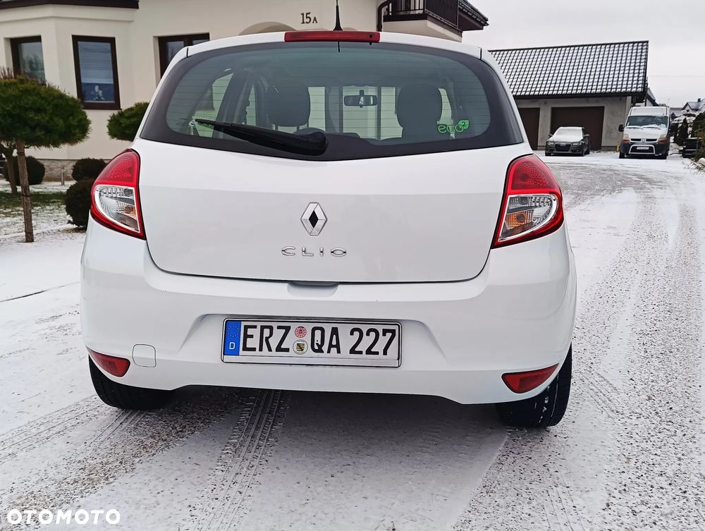 Renault Clio 1.2 16V 75 Yahoo - 9