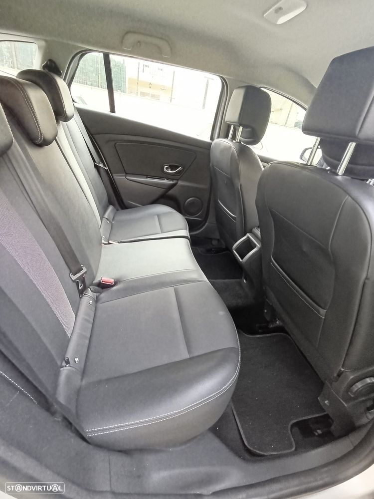 Renault Mégane Sport Tourer 1.5 Blue dCi Limited J17 - 15