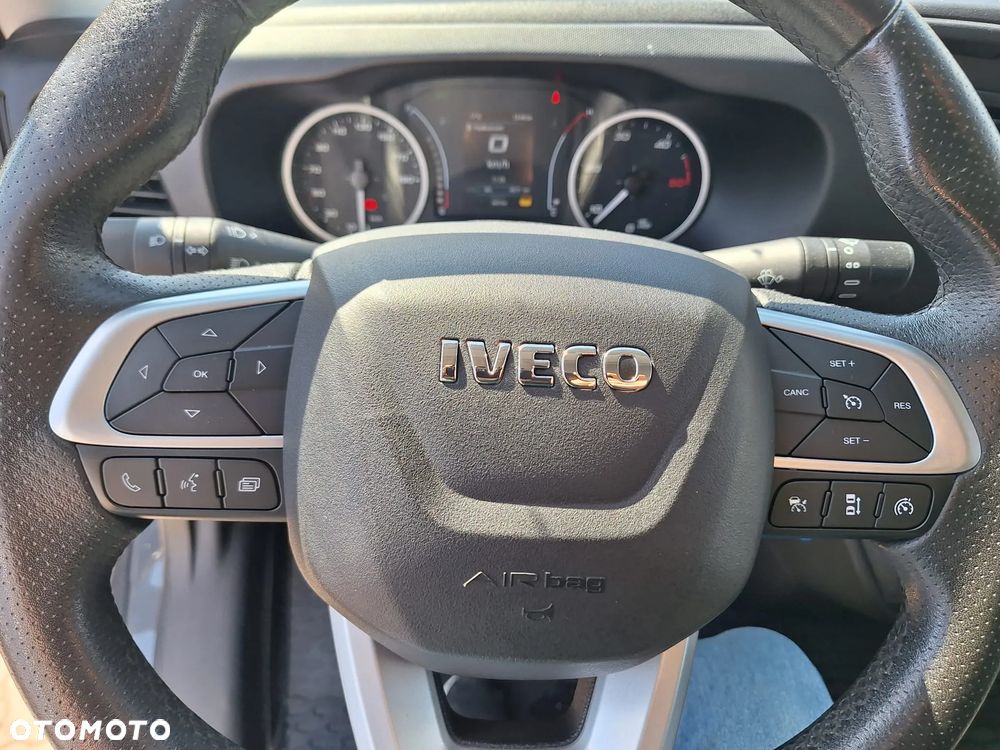 Iveco Daily 35S18 kontener 8EP / winda 750kg / krajowy / 3.0 180KM / LED - 12