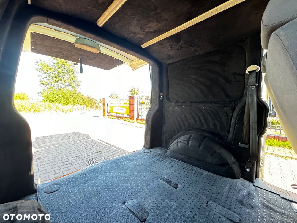 Volkswagen Transporter - 8
