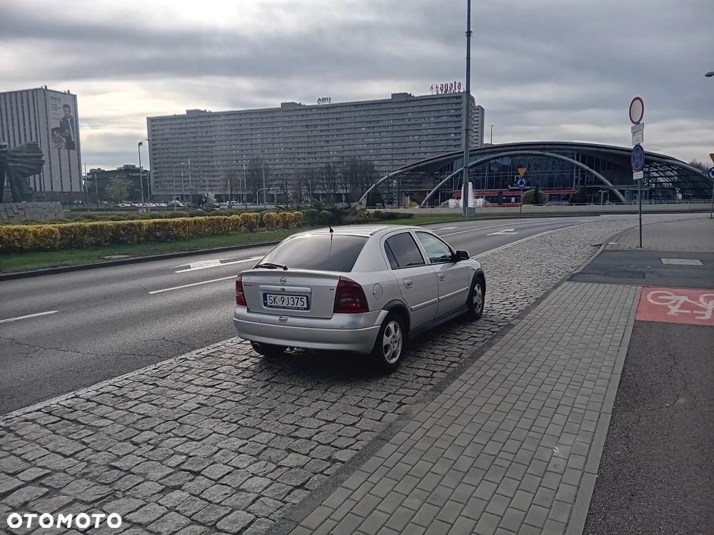 Opel Astra - 2