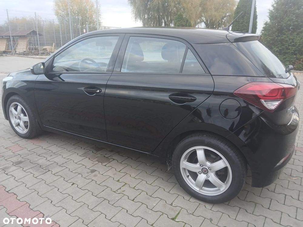 Hyundai i20 1.4 Trend - 11