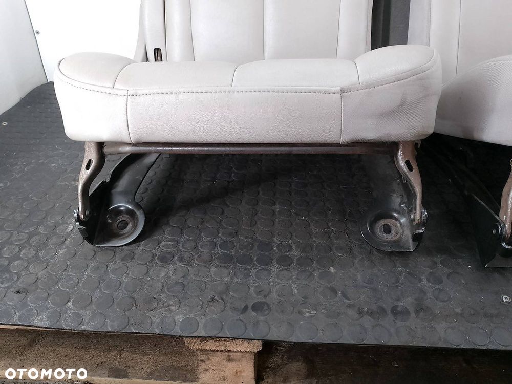 FOTELE TRZECI RZĄD CHRYSLER PACIFICA - 5
