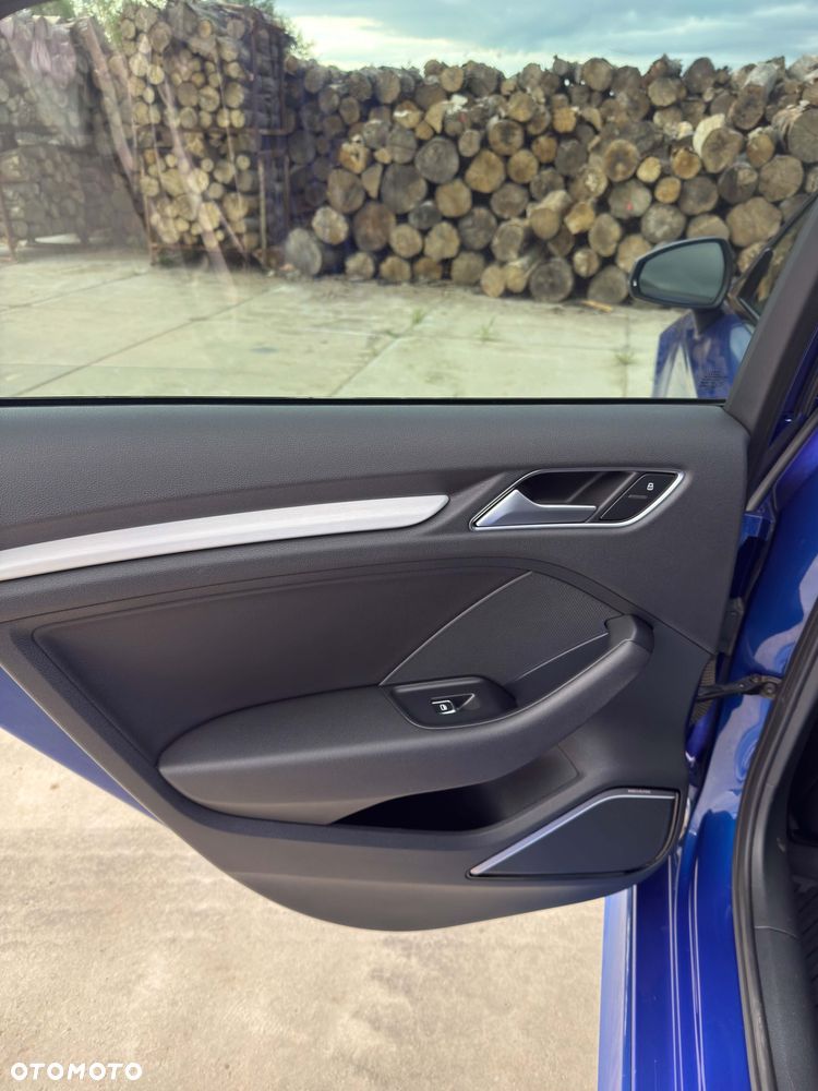 Audi S3 S tronic - 16