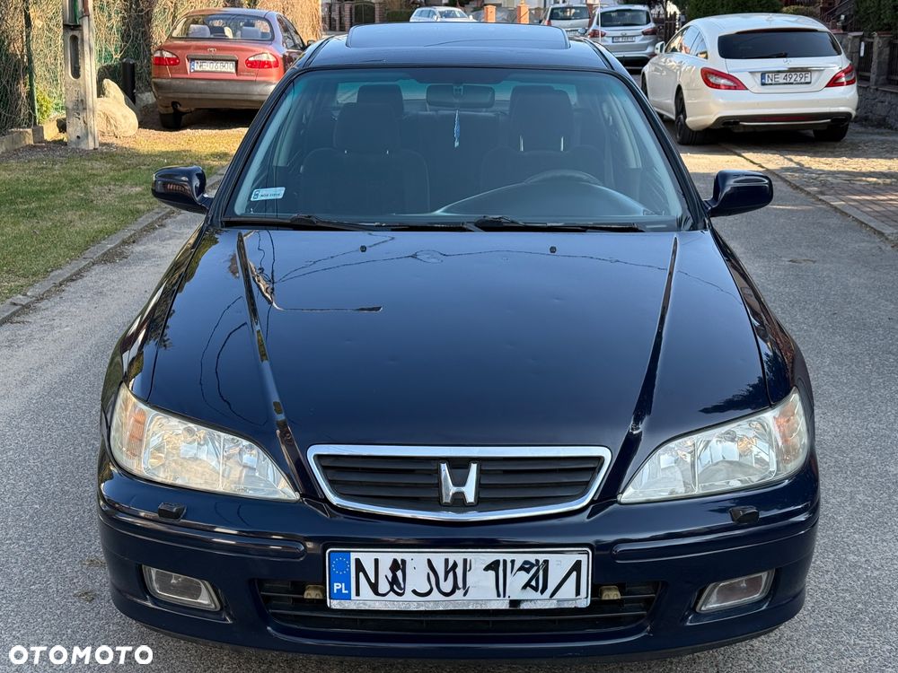 Honda Accord 1.8i LS - 2