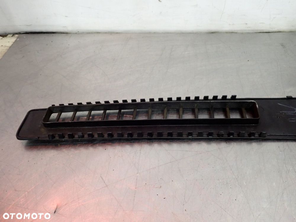 KRATKA DESKI ROZDZIELCZEJ JEEP GRAND CHEROKEE I - 5
