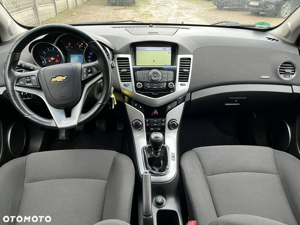 Chevrolet Cruze - 12