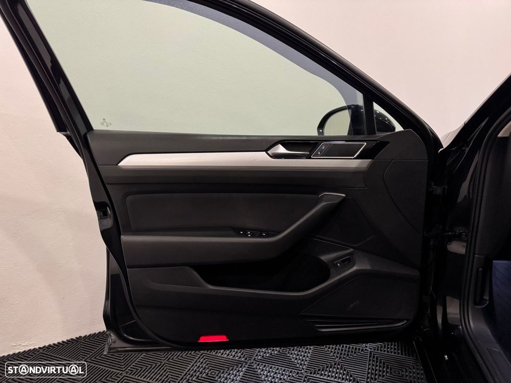 VW Passat Variant 1.6 TDI Confortline - 48