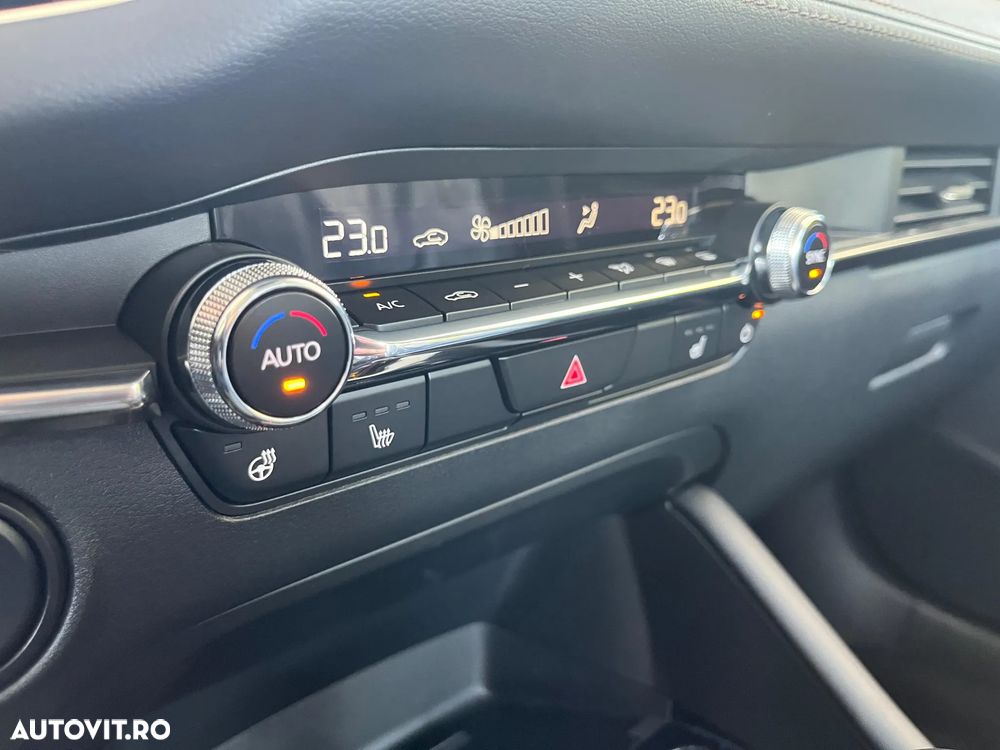 Mazda 3 e-Skyactiv X186 AT MHEV Center-Line - 14