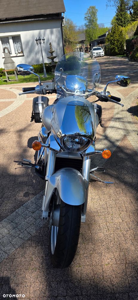 Suzuki Intruder - 7
