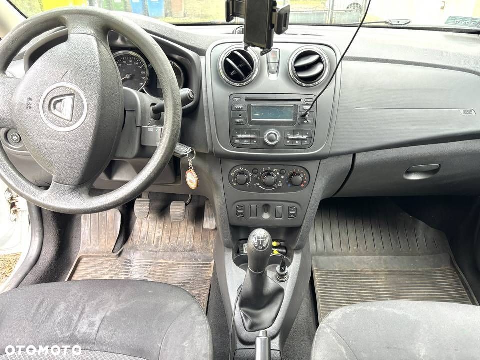 Dacia Logan 1.2 16V Laureate - 6