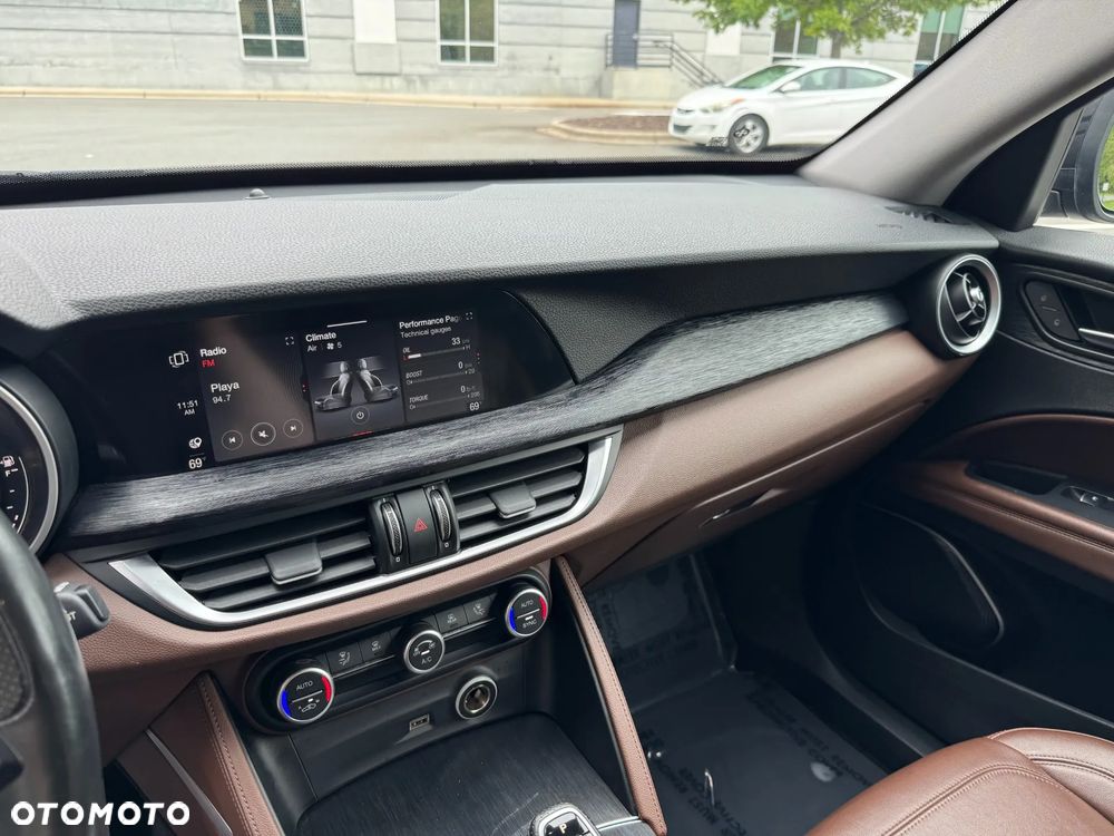 Alfa Romeo Stelvio 2.0 Turbo 16V AT8-Q4 Veloce - 16