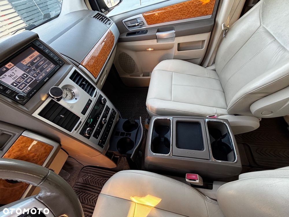 Chrysler Town & Country 4.0 Limited - 12