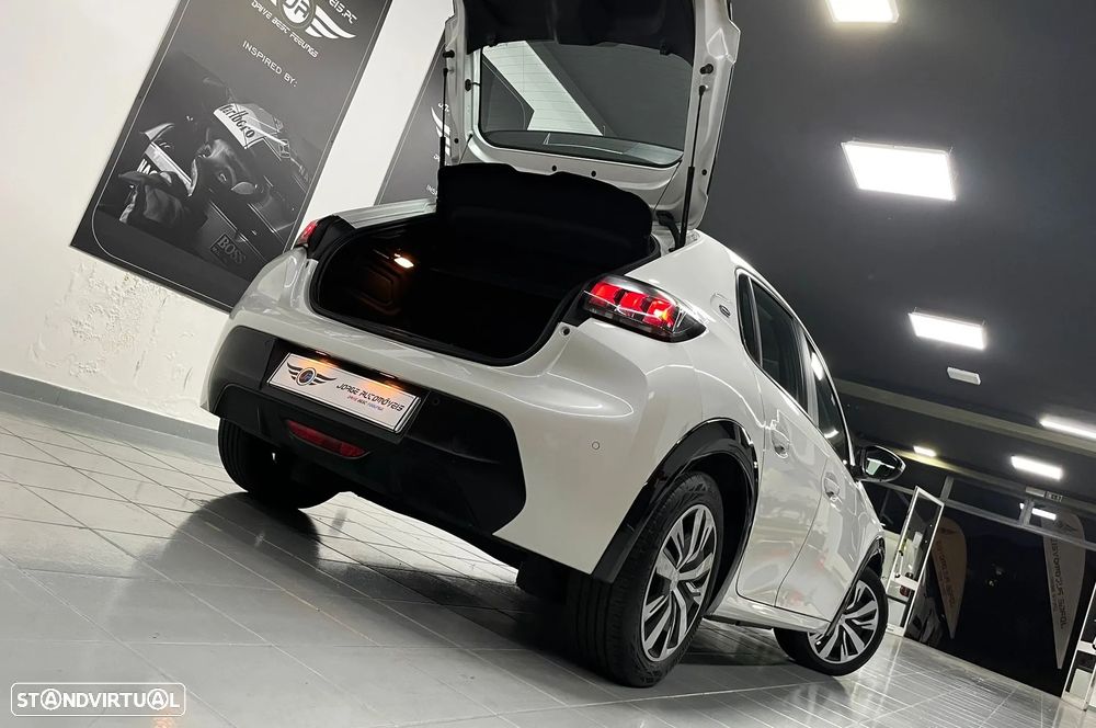 Peugeot e-208 - 24