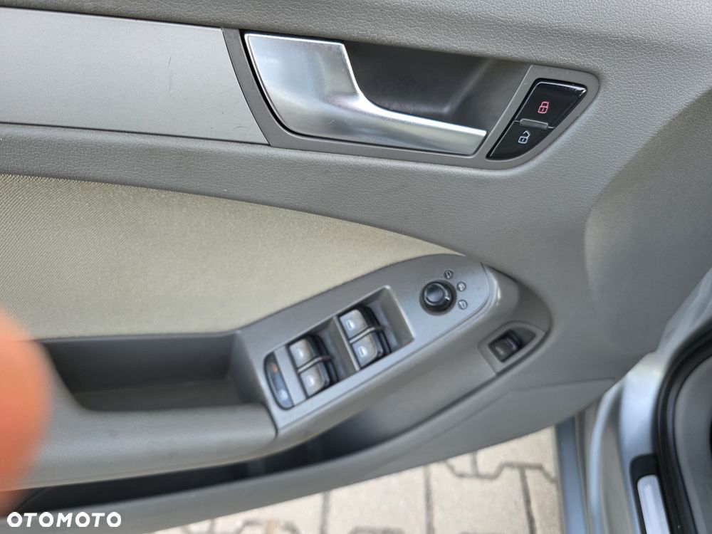 Audi A4 Limousine - 16
