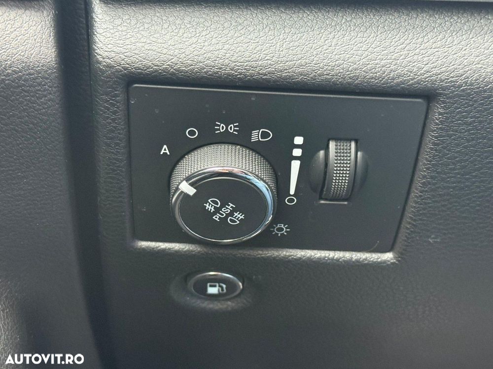 Jeep Grand Cherokee - 22