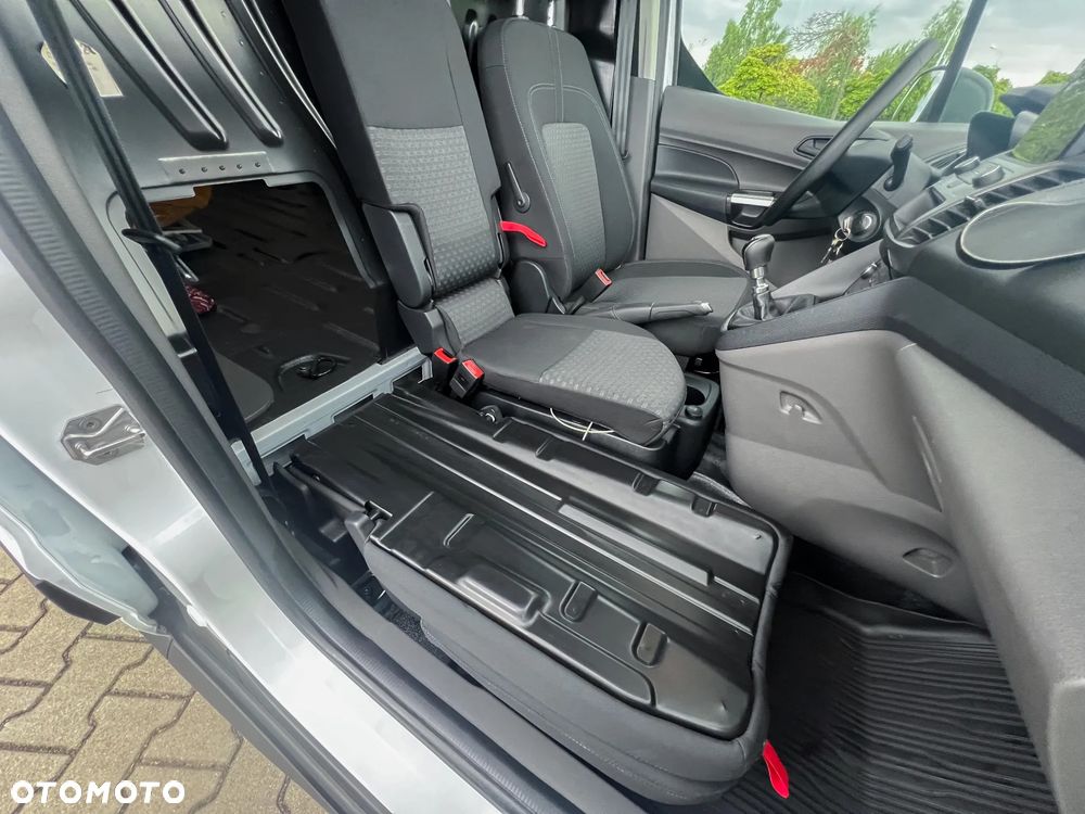 Ford Transit Connect - 17