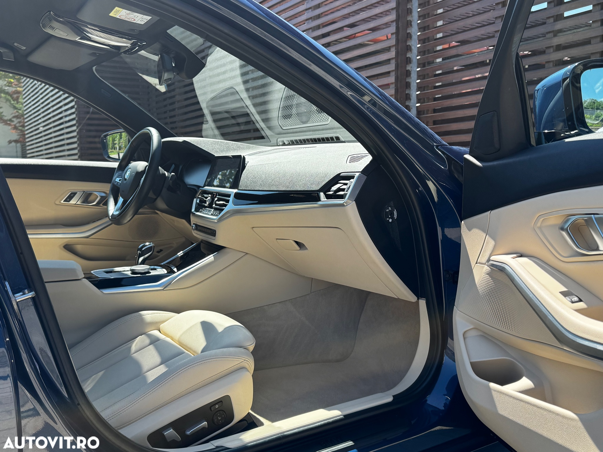 BMW Seria 3 330e Aut. Luxury Line - 23