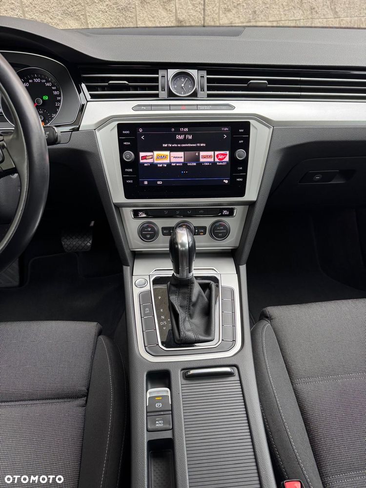 Volkswagen Passat 2.0 TDI SCR Comfortline DSG - 8