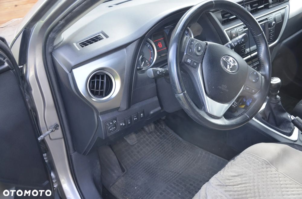 Toyota Auris 1.6 Dynamic - 10