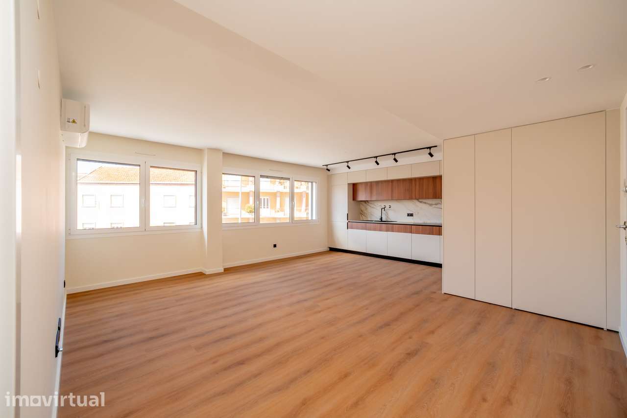 Apartamento T2 Remodelado c/Garagem e Elevador | Torres Vedras, centro - Grande imagem: 2/27