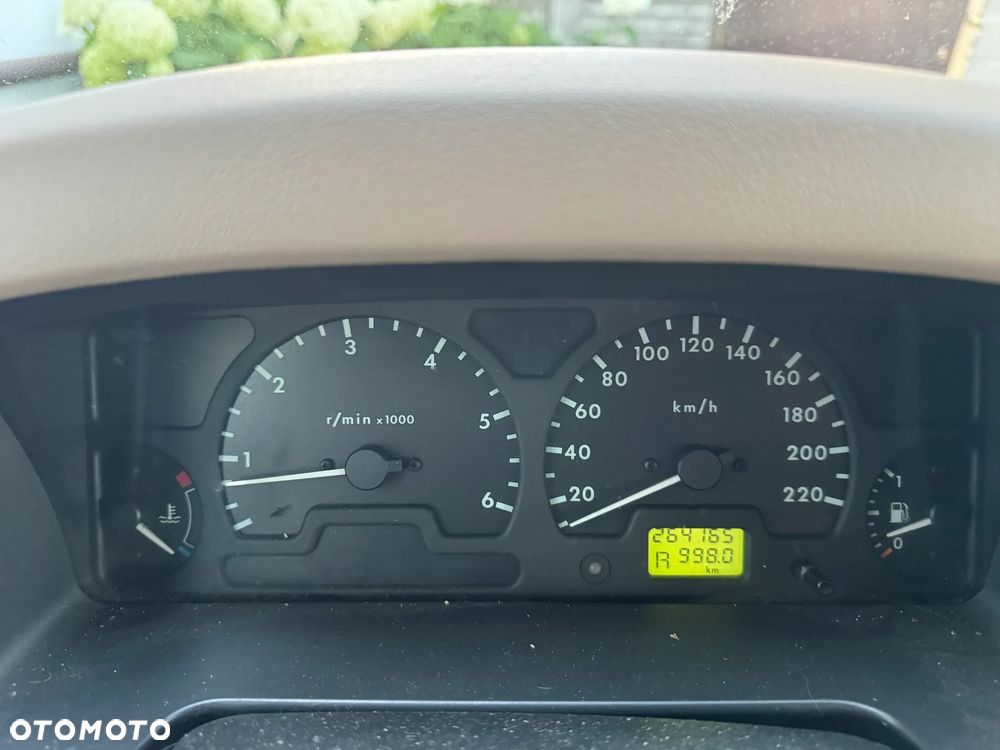 Land Rover Discovery - 2