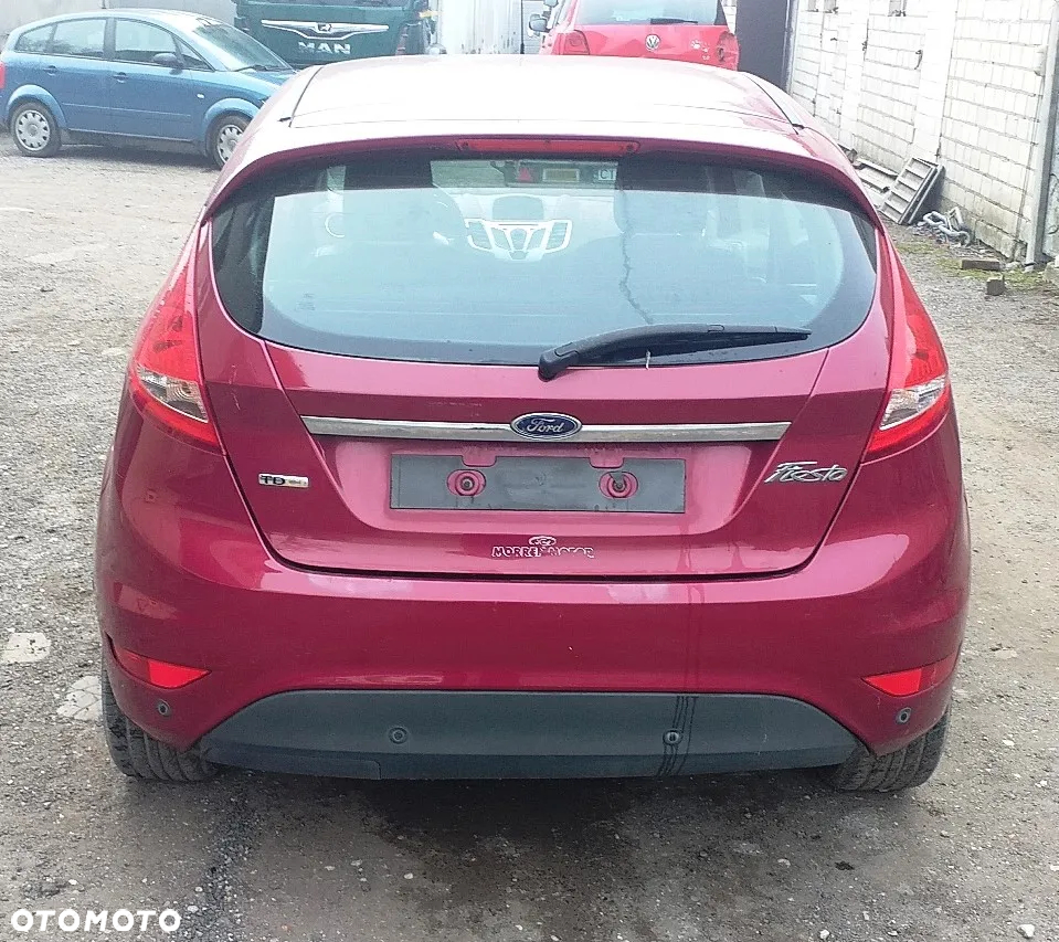 Na części Ford Fiesta MK7 3D 1.4 TDI lak. M9 skrzynia biegów zderzak maska drzwi klapa fotele kanapa błotnik lampa lusterko - 3