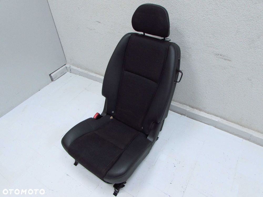 VOLVO XC90 FOTEL SIEDZENIE TYL LEWY MATERIAL II RZAD ISOFIX 02-14 - 3