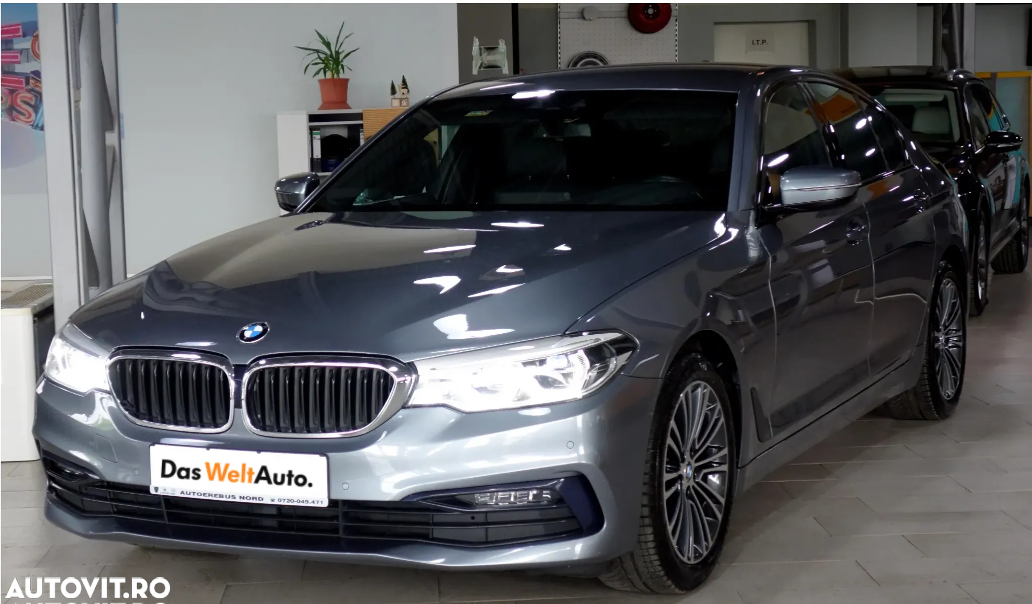 BMW Seria 5 520i AT - 29
