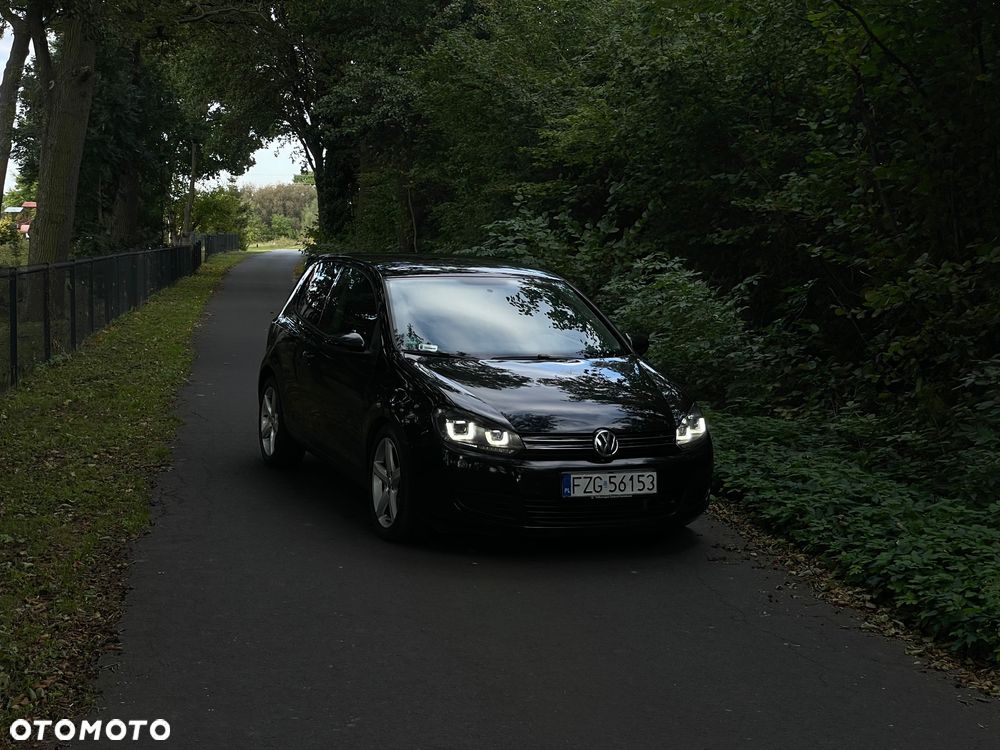Volkswagen Golf - 1