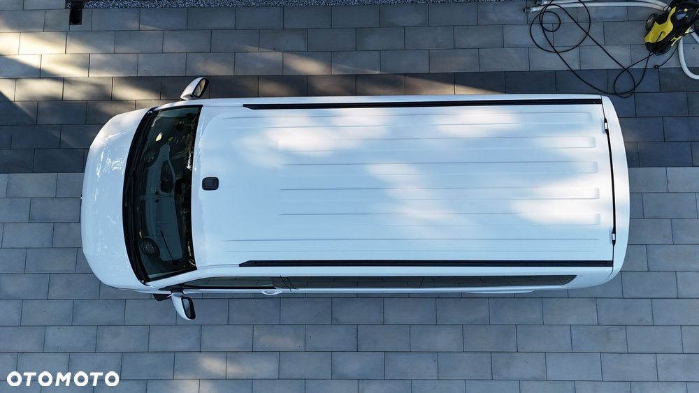 Volkswagen Multivan 2.0 TDI L2 Comfortline DSG - 9