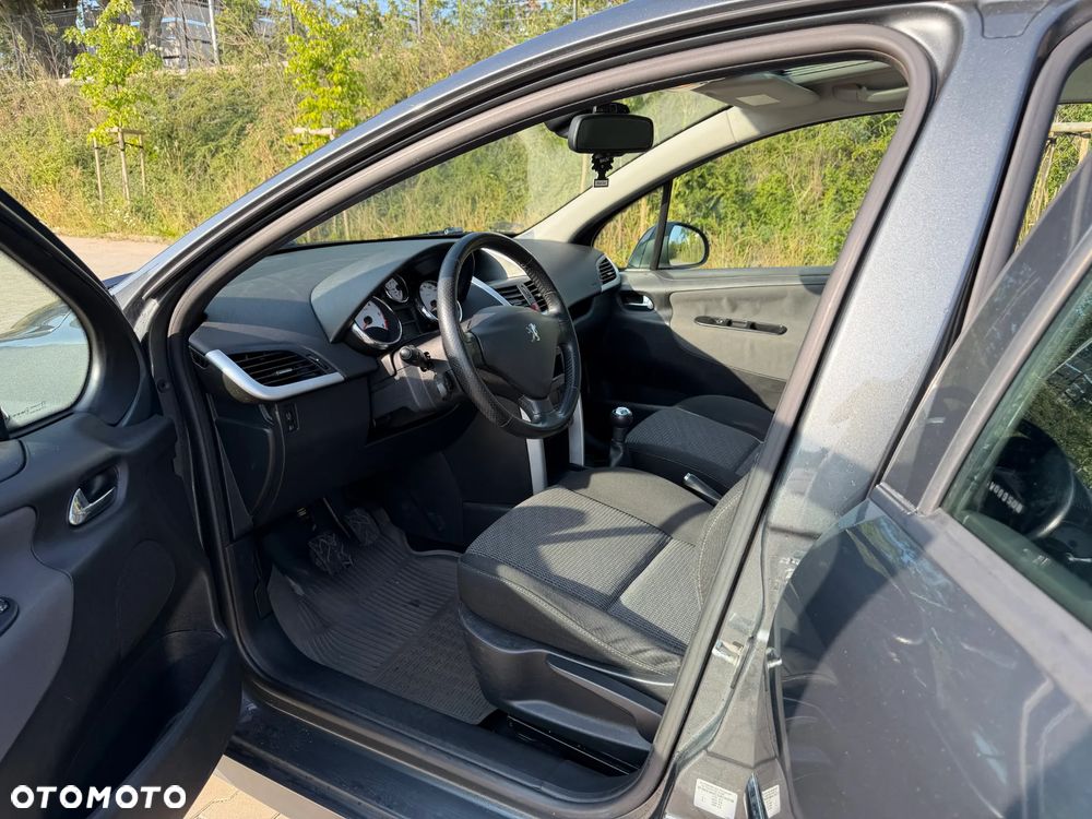 Peugeot 207 1.6 HDi Trendy - 22