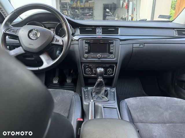 Skoda Superb 2.0 TDI 4x4 Elegance - 8