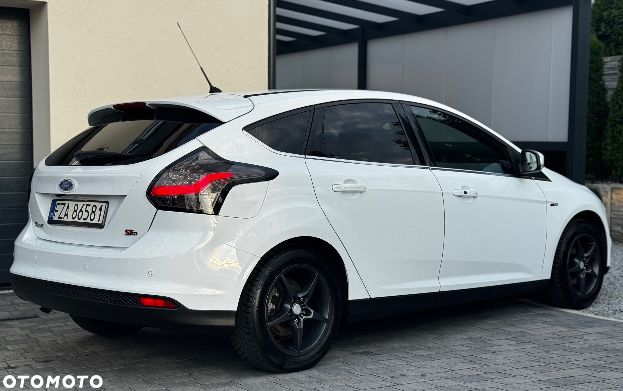 Ford Focus 1.0 EcoBoost Hybrid ST-LINE - 12