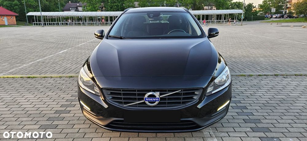 Volvo V60 D2 Momentum - 18
