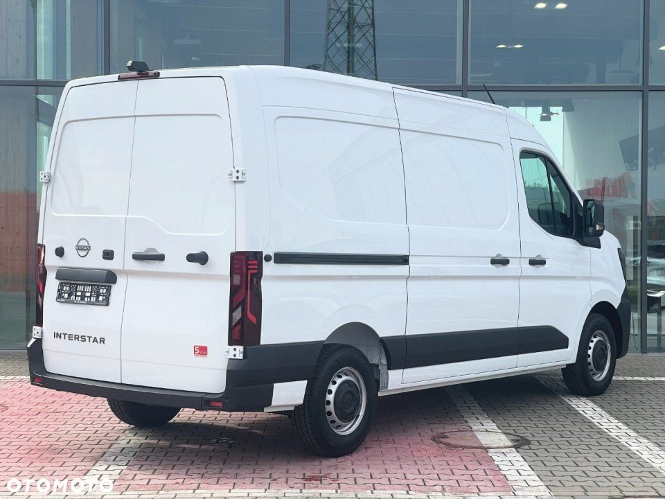 Nissan Interstar - 4