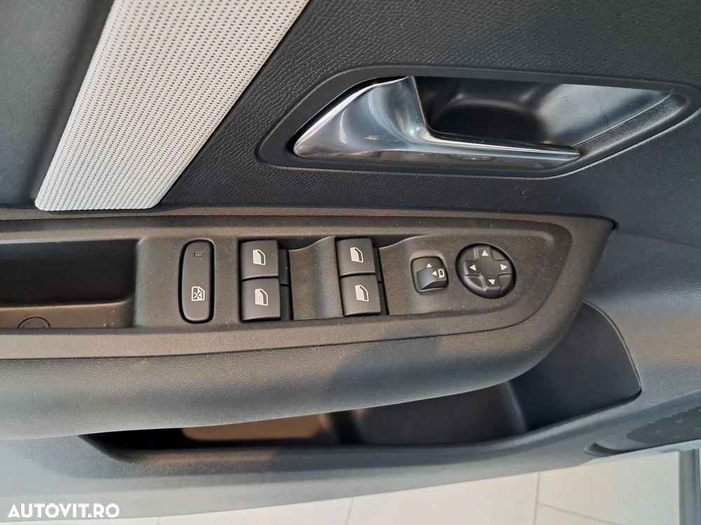 Citroën C4 Hybrid 145 MAX - 13